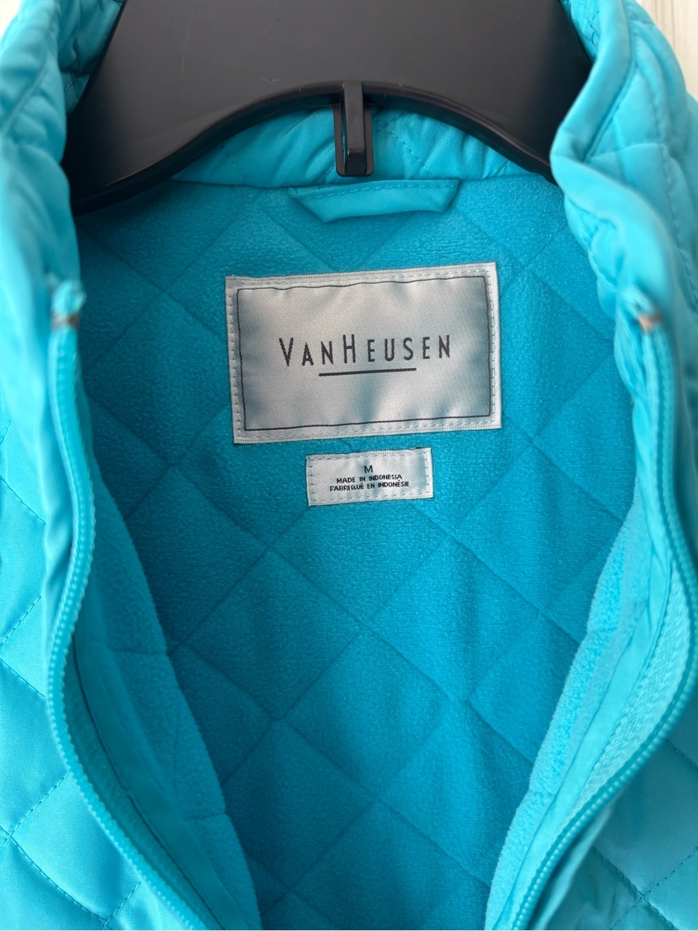 Van Heusen Women’s Quilted Turquoise Blue Vest - Picture 3 of 5